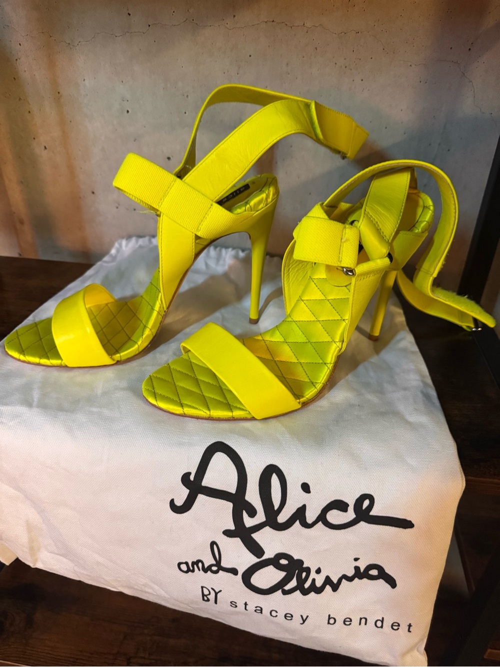 Alice + Olivia Neon Yellow Quilted Strap High Heel Sandals Size 8 1/2 w/Dusty